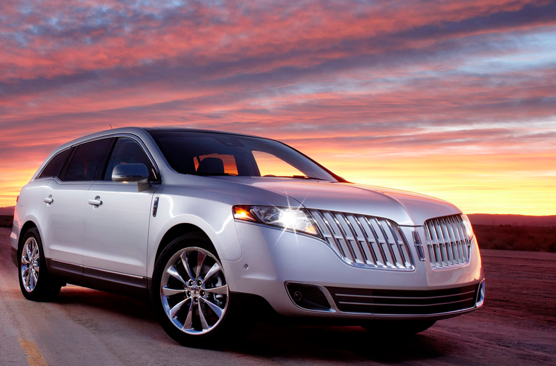 Illustration for article titled 2010 Lincoln MKT: Crossover For The Super-Segmented Masses